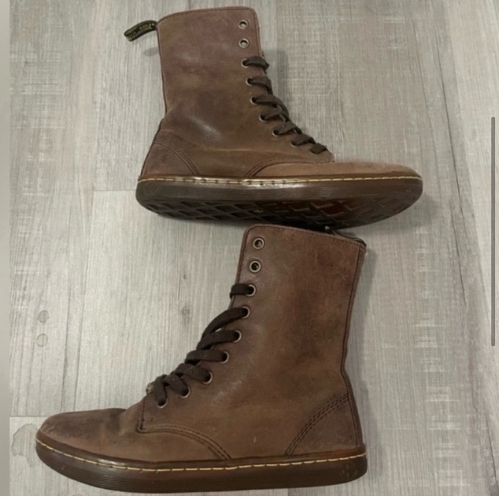 Dr. Martens Stratford Distressed Brown
Leather/Cheetah Print Lined Boots- 6W